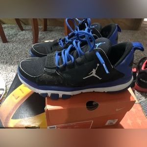 Jordan trunner trainer black and blue sample sz 9